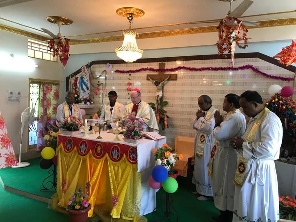 Bishop McKnight celebrates Mass in Gumla, India, Dec. 29